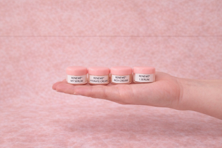 Discovery Box Anti-Aging: 2 set da 4 Mini Size e Pochette